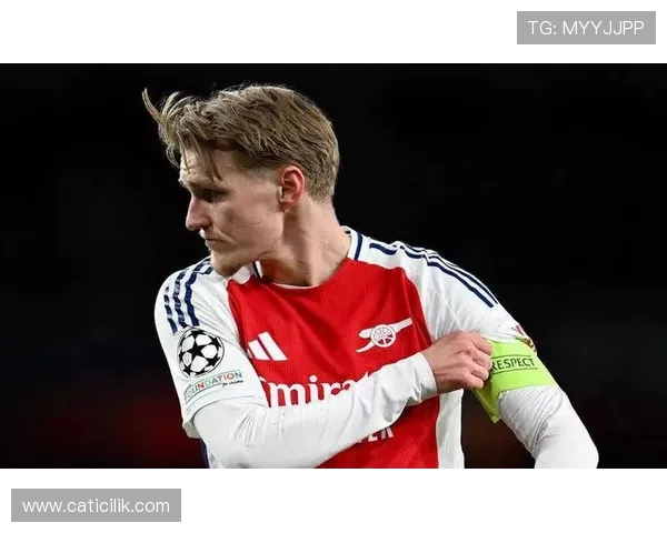 德容 vs 厄德高：中场创造力结构差异