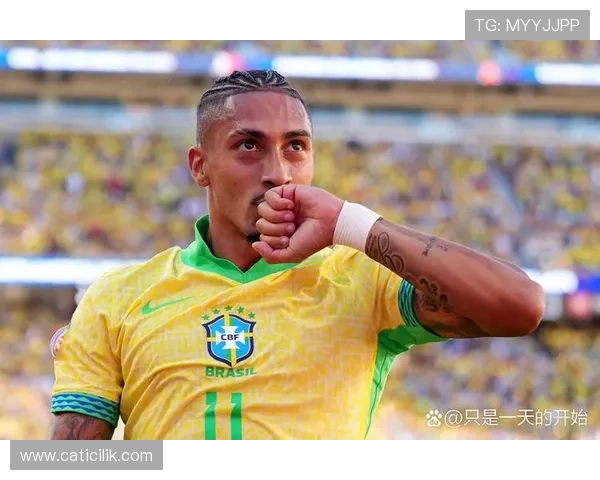 拉菲尼亚是否只是体系球员?战术角色与个人能力解析 拉菲尼亚是否只是体系球员?战术角色与个人能力解析