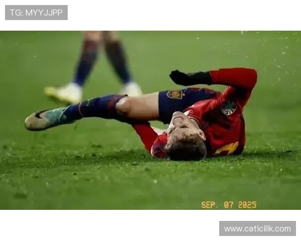 巴萨中场失控问题显现,从掌控全局到频频失误,稳定性面临考验 巴萨中场失控问题显现,从掌控全局到频频失误,稳定性面临考验