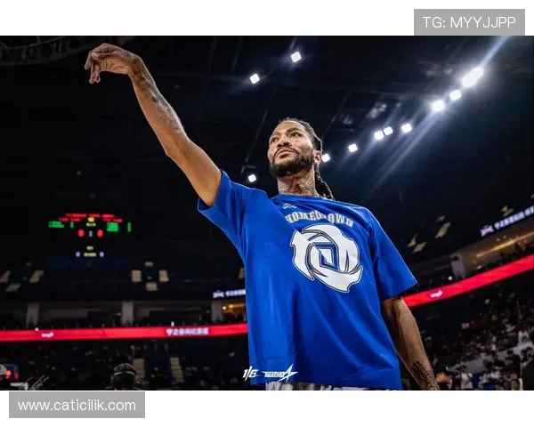 德里克·罗斯挡拆突入制造错位，较巅峰更倚重组织