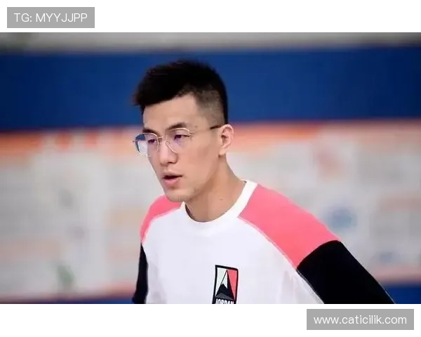 郭艾伦训练完直接打车去夜店，这作息谁跟得上？